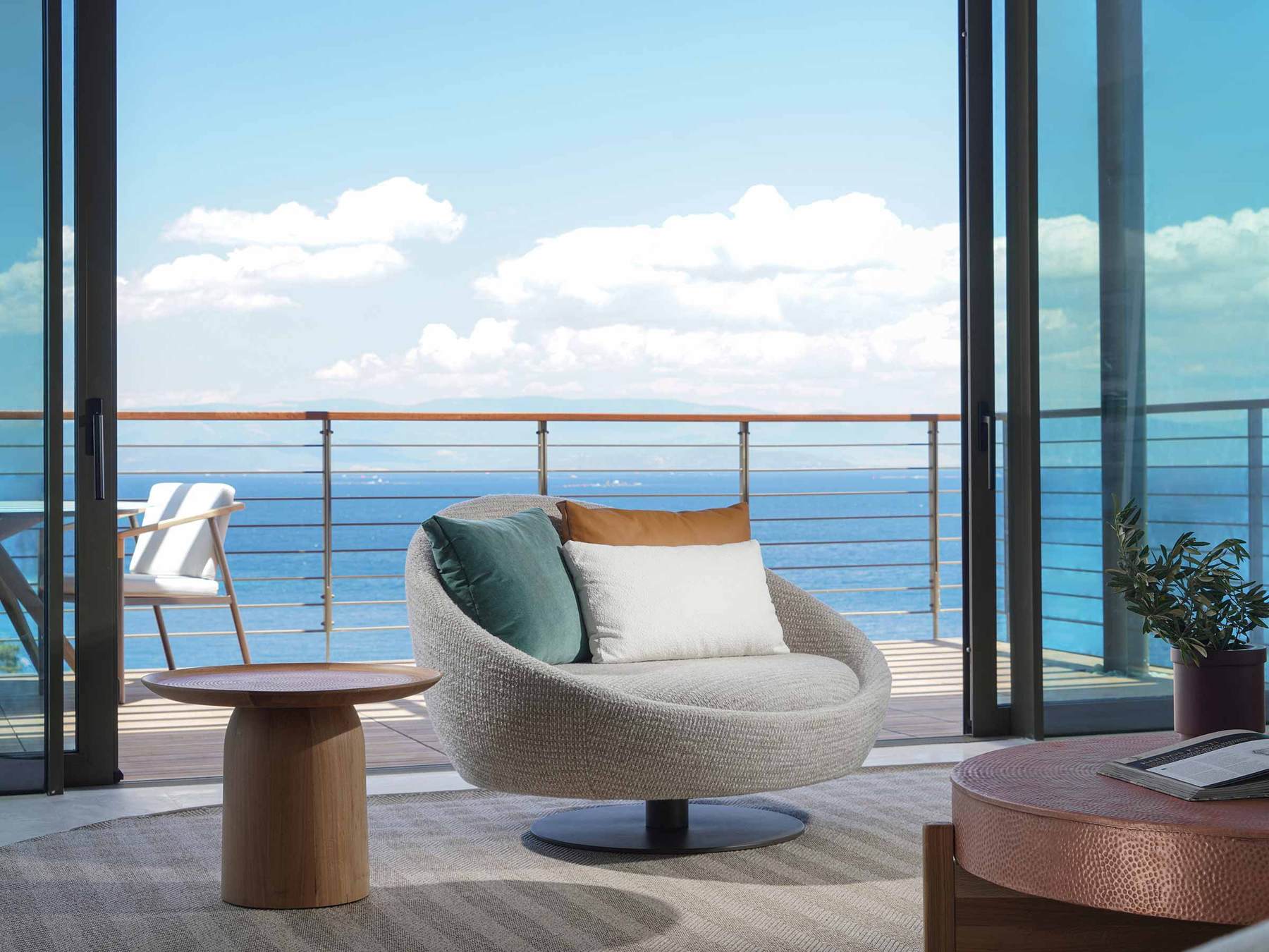 Arte 360 Swivel Armchair - Image 5