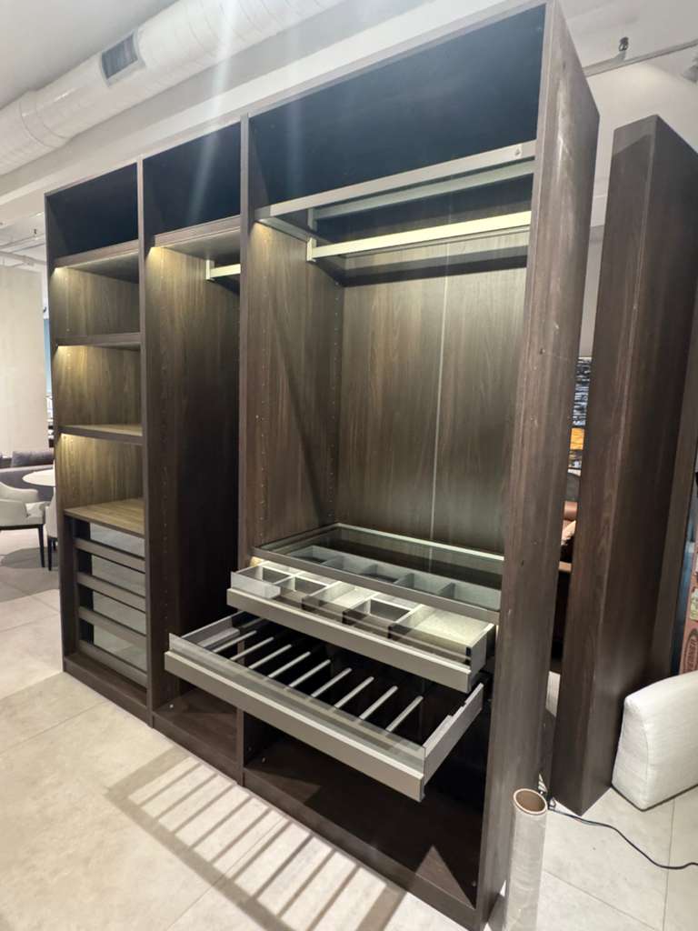 Custom Closet with Drawers - OUTLET - Image 2