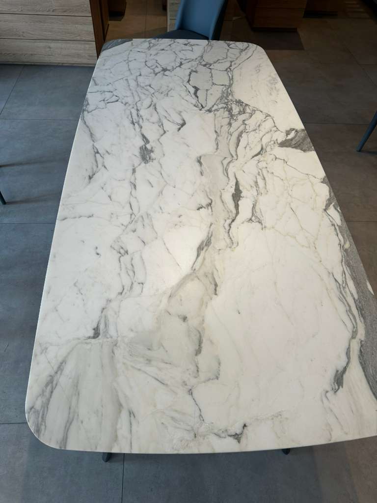Fly Dining Table - OUTLET - Image 2