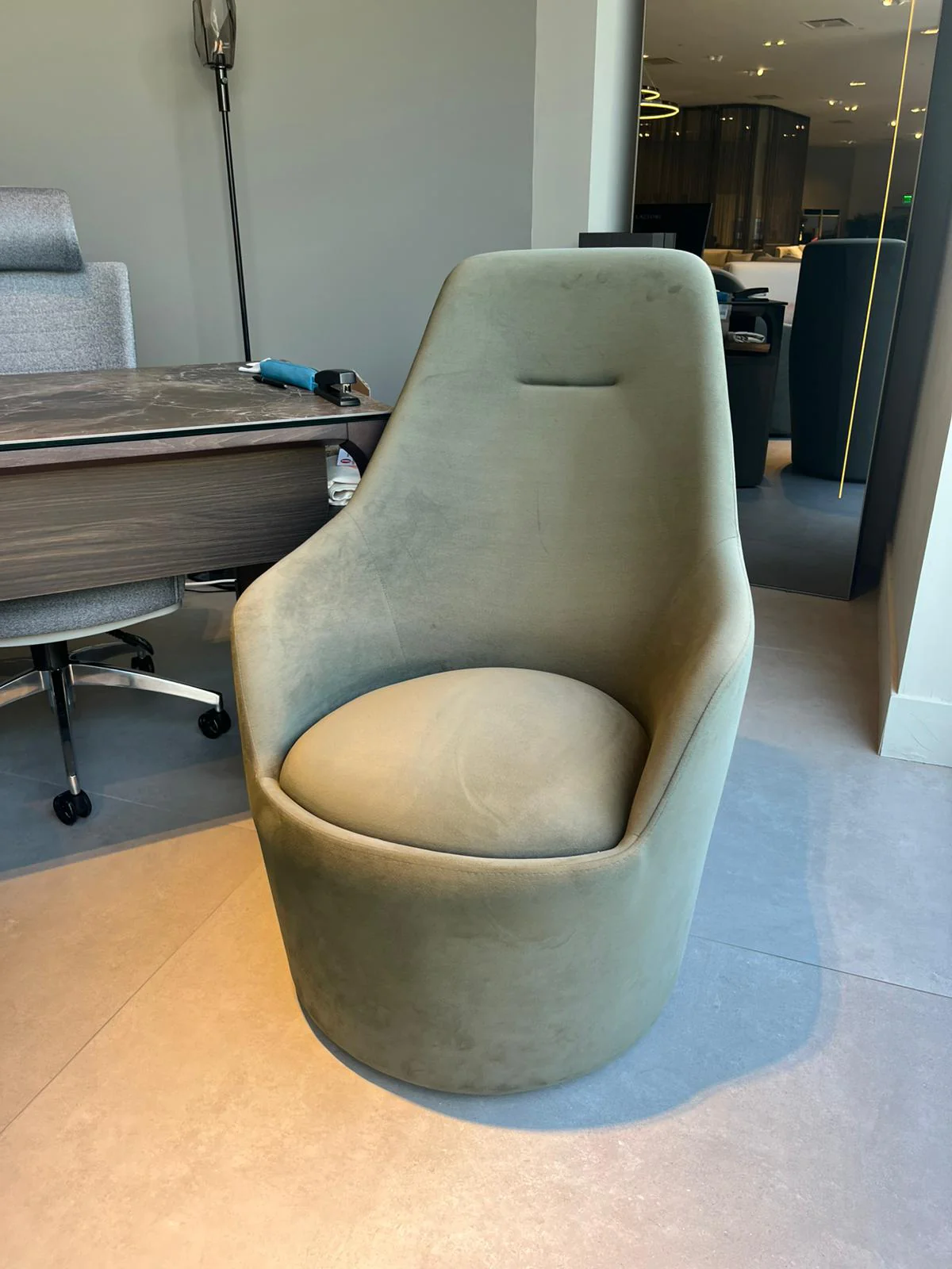 Lande Swivel Armchair - Costa Mesa, CA