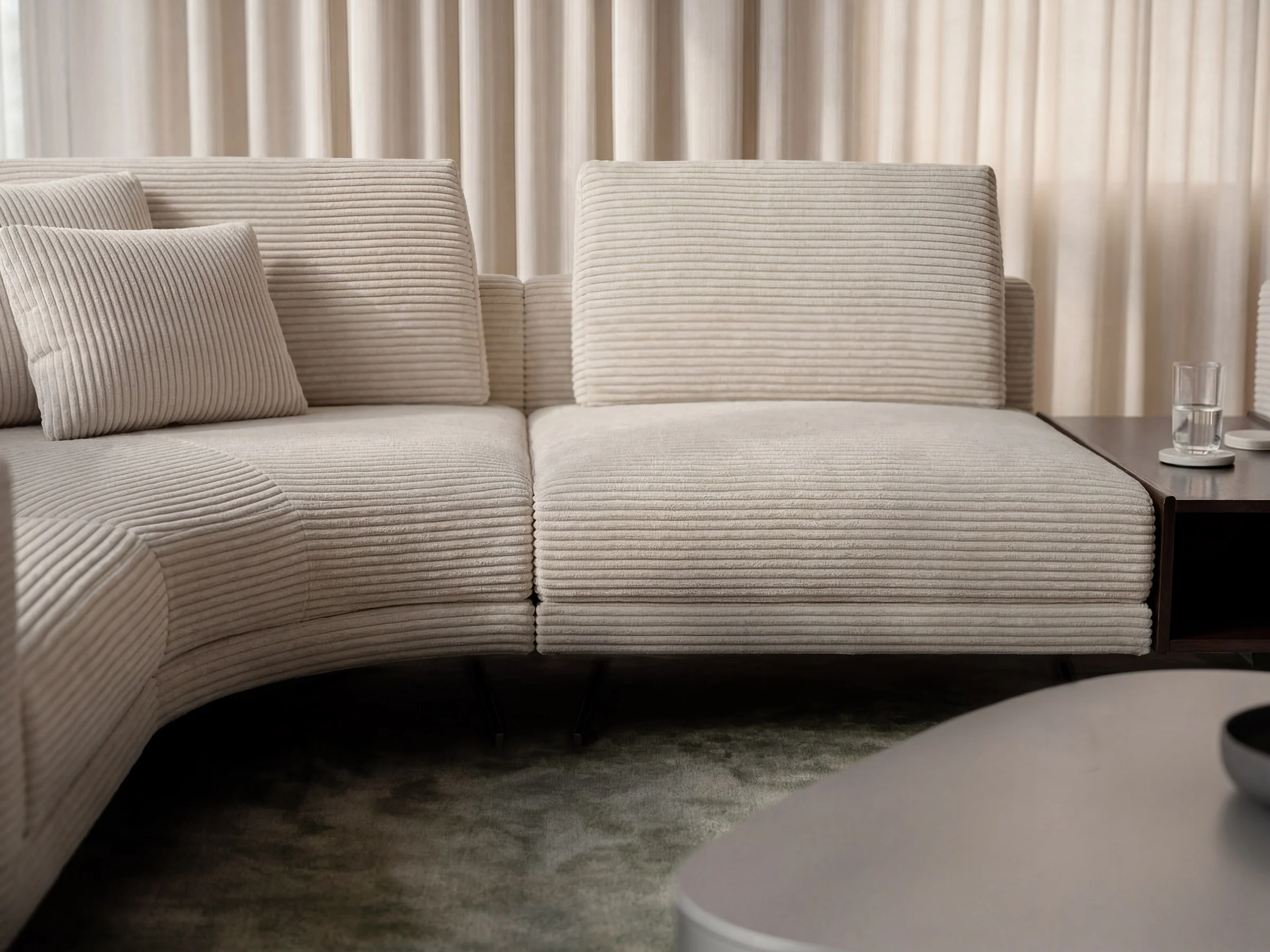 Mix Extended Curved Lounge - Image 7