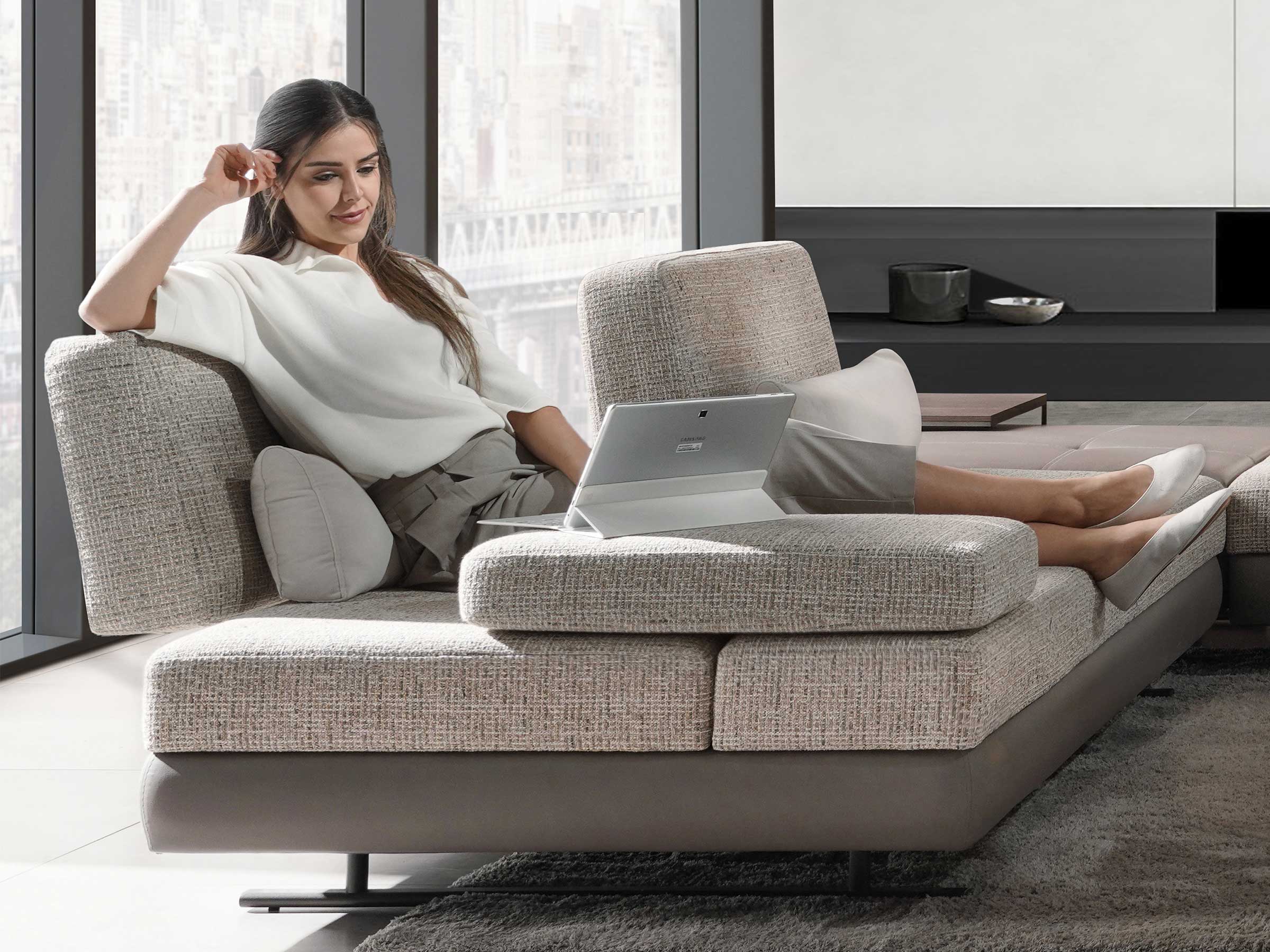 Mony Moon Chaise Corner Sofa with Table - Image 6