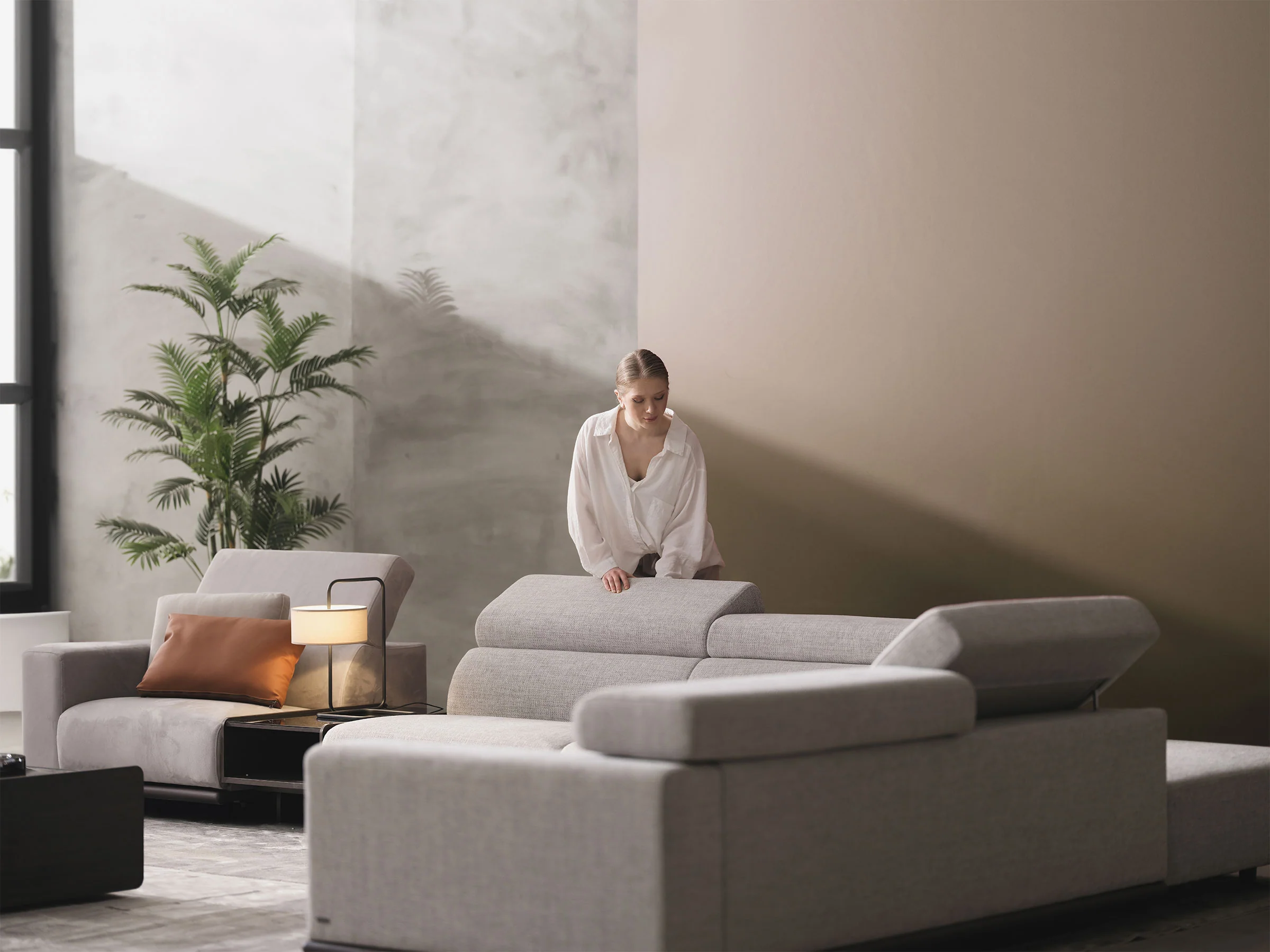 York Corner Sofa With Integrated Table - Image 8